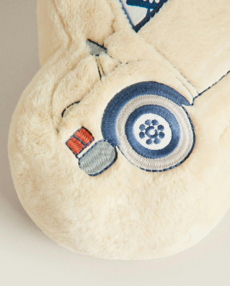 PEANUTS? BUS CUSHION