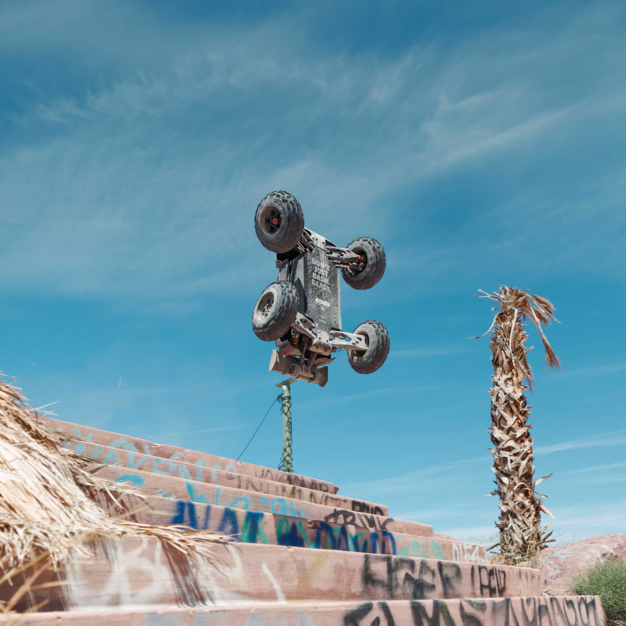 ARRMA 1/5 OUTCAST 8S EXB AVC 4X4 RTR Brushless Stunt Truck, Black