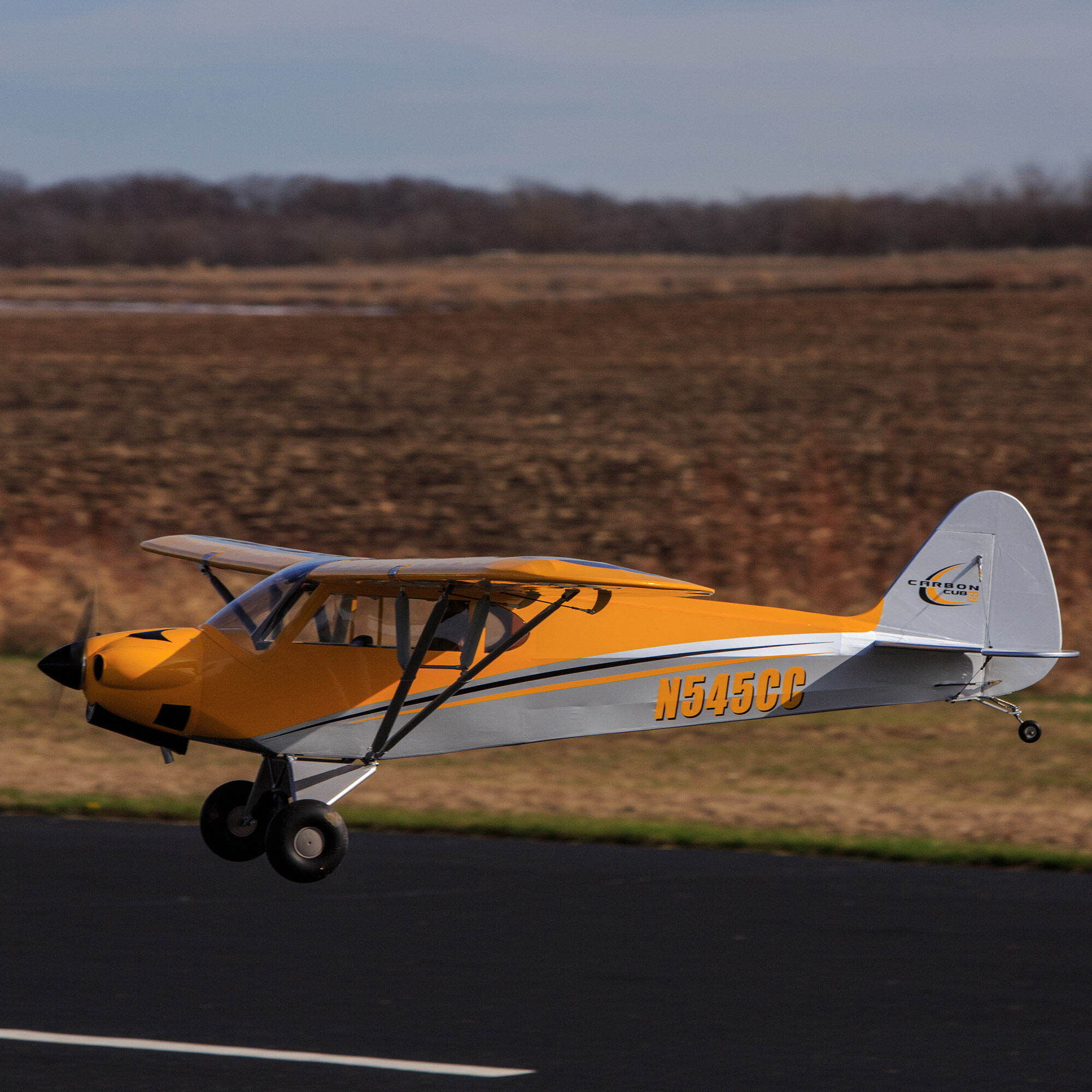 Hangar 9 Carbon Cub 15cc ARF, 90"