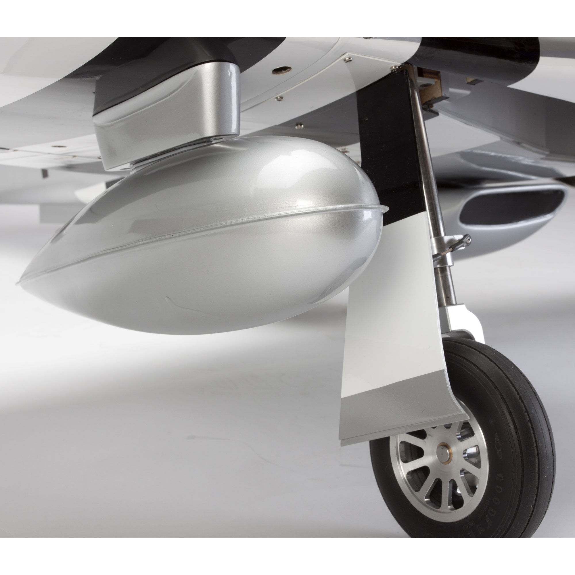 Hangar 9 P-51D Mustang 60cc ARF, 89"