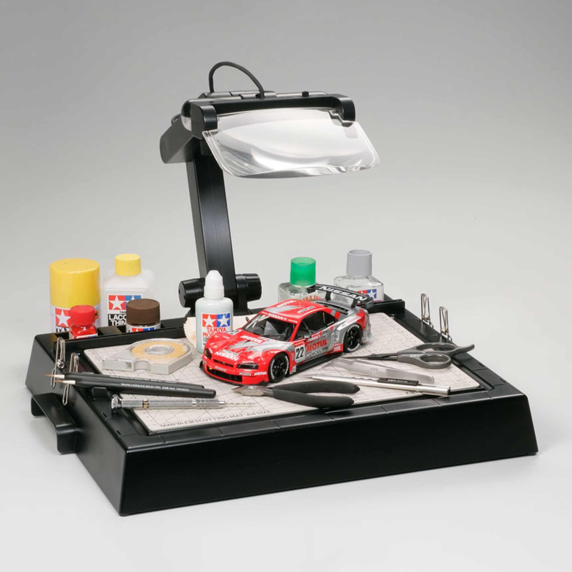Tamiya Tamiya Work Station with Magnifying Lens