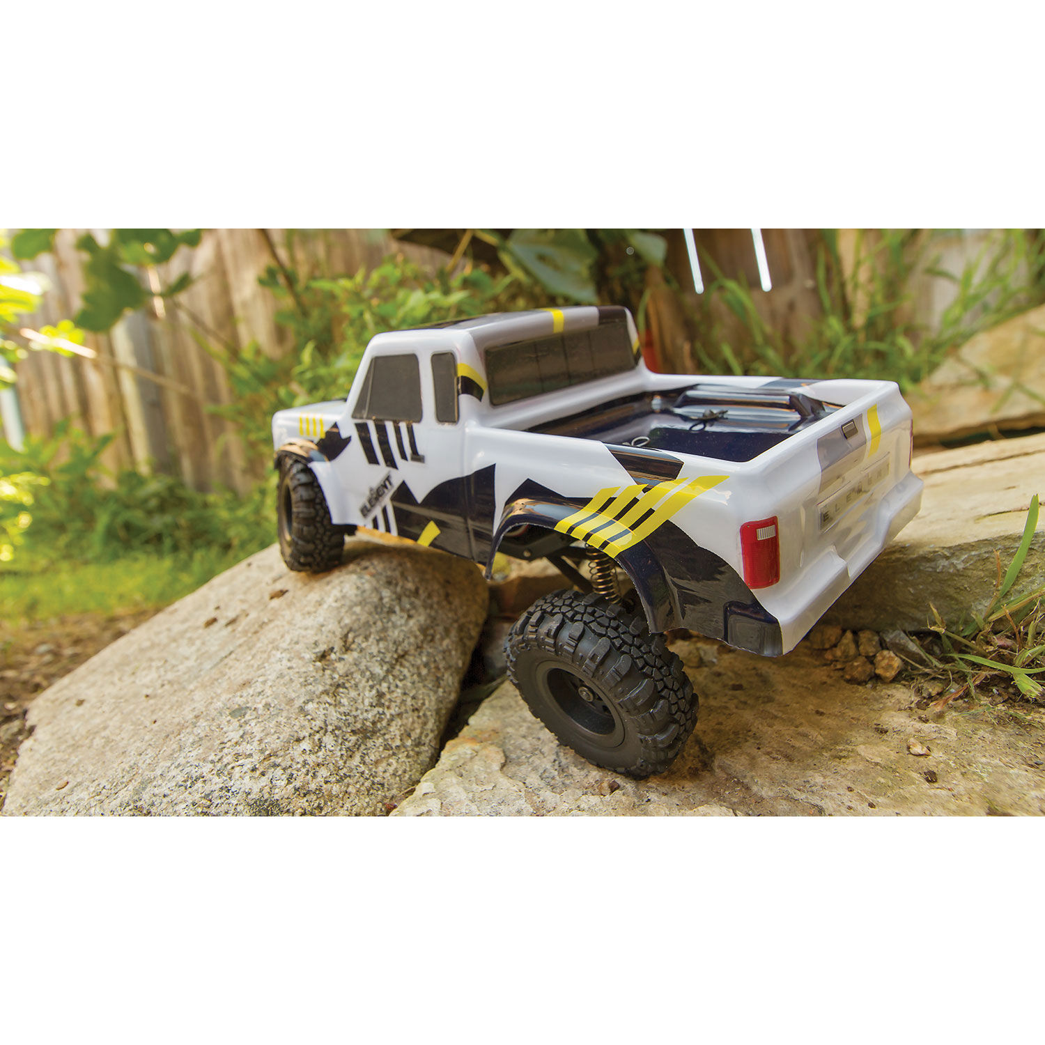 Team Associated 1/24 Enduro24 4WD Sendero Trail Truck RTR, Black/Yellow