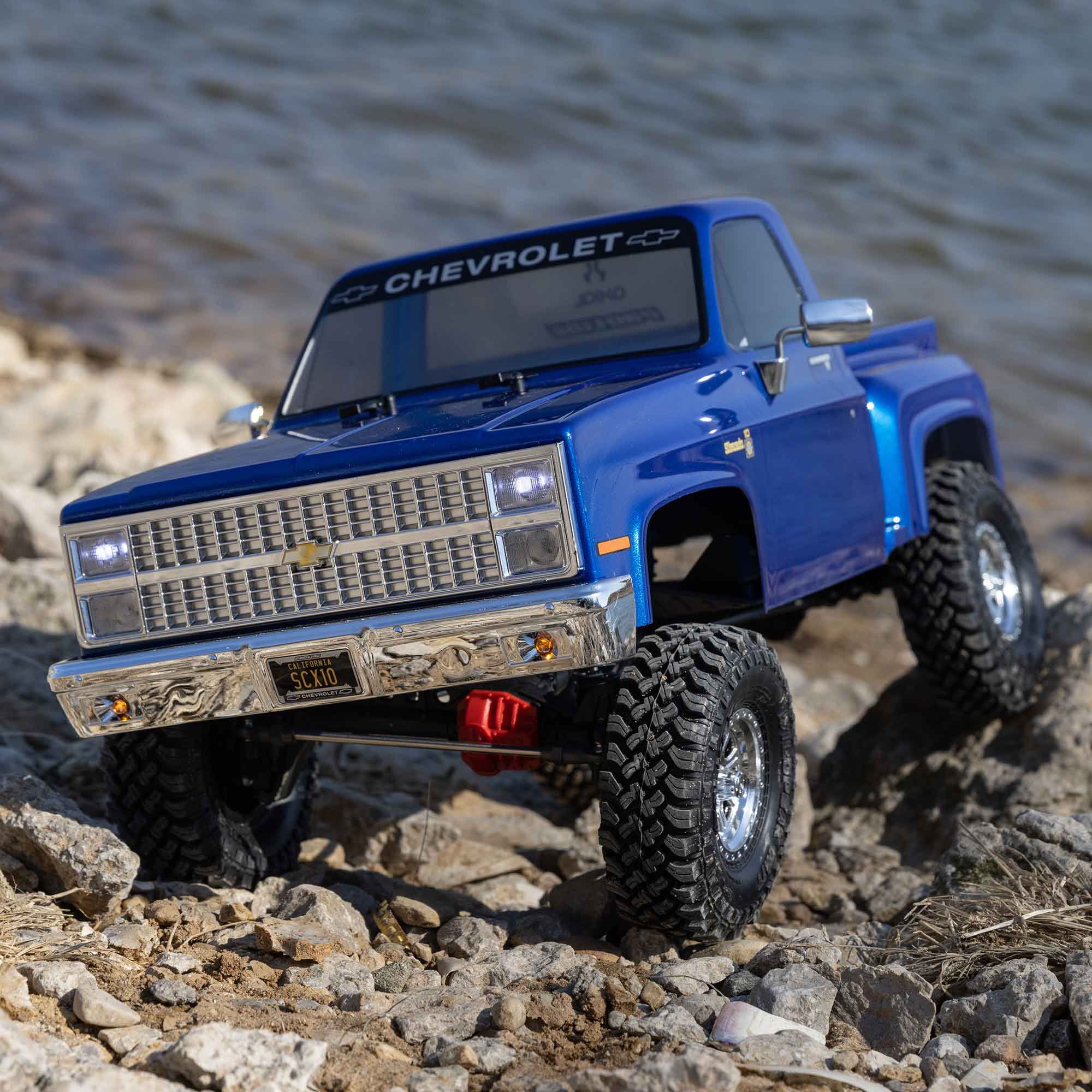 Axial 1/10 SCX10 III Base Camp 1982 Chevrolet K10 4X4 RTR Brushed Rock Crawler, Blue