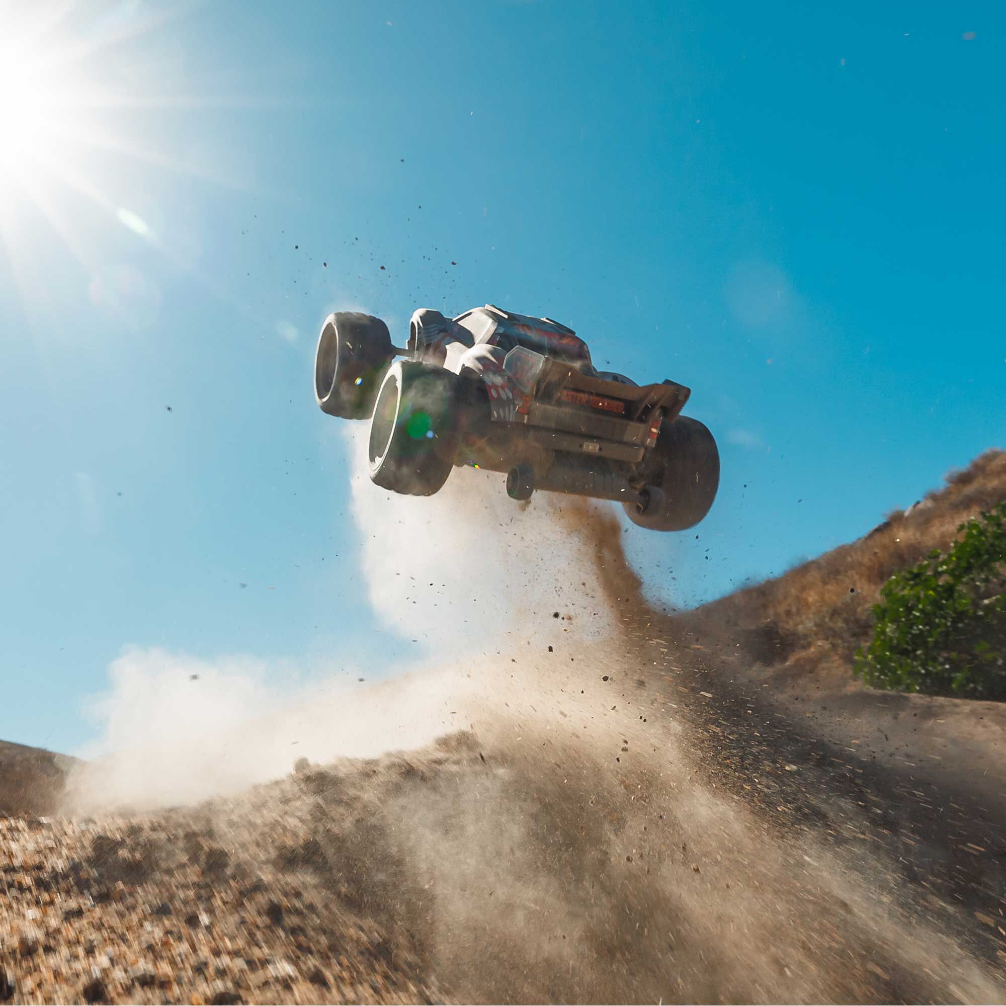 ARRMA 1/10 VORTEKS 223S DSC 4X4 RTR Brushless Stadium Truck, Red