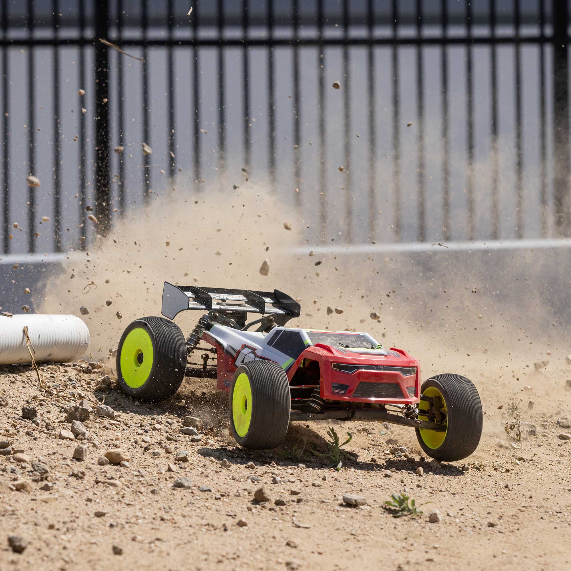 Losi 1/8 8IGHT-XTE 4S 4X4 RTR Brushless Race Truggy, Clear