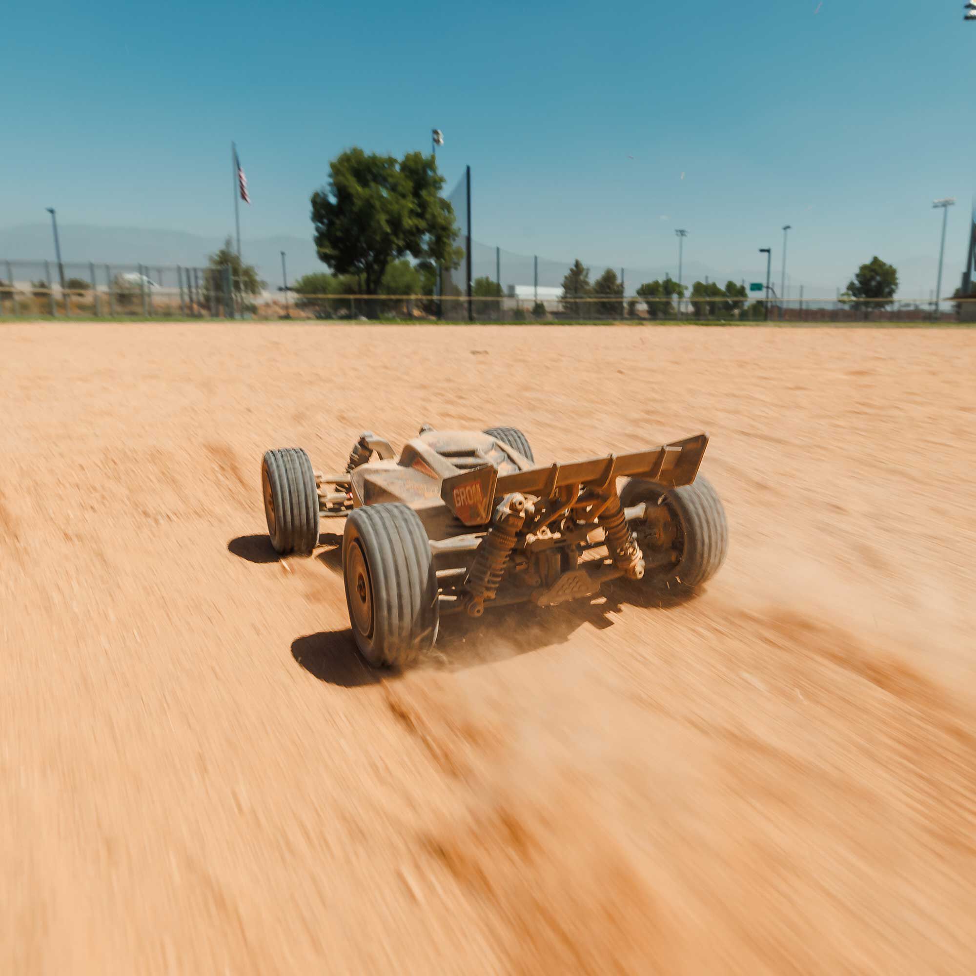 ARRMA 1/14 TYPHON GROM 223S DSC 4X4 RTR Brushless Buggy, Silver