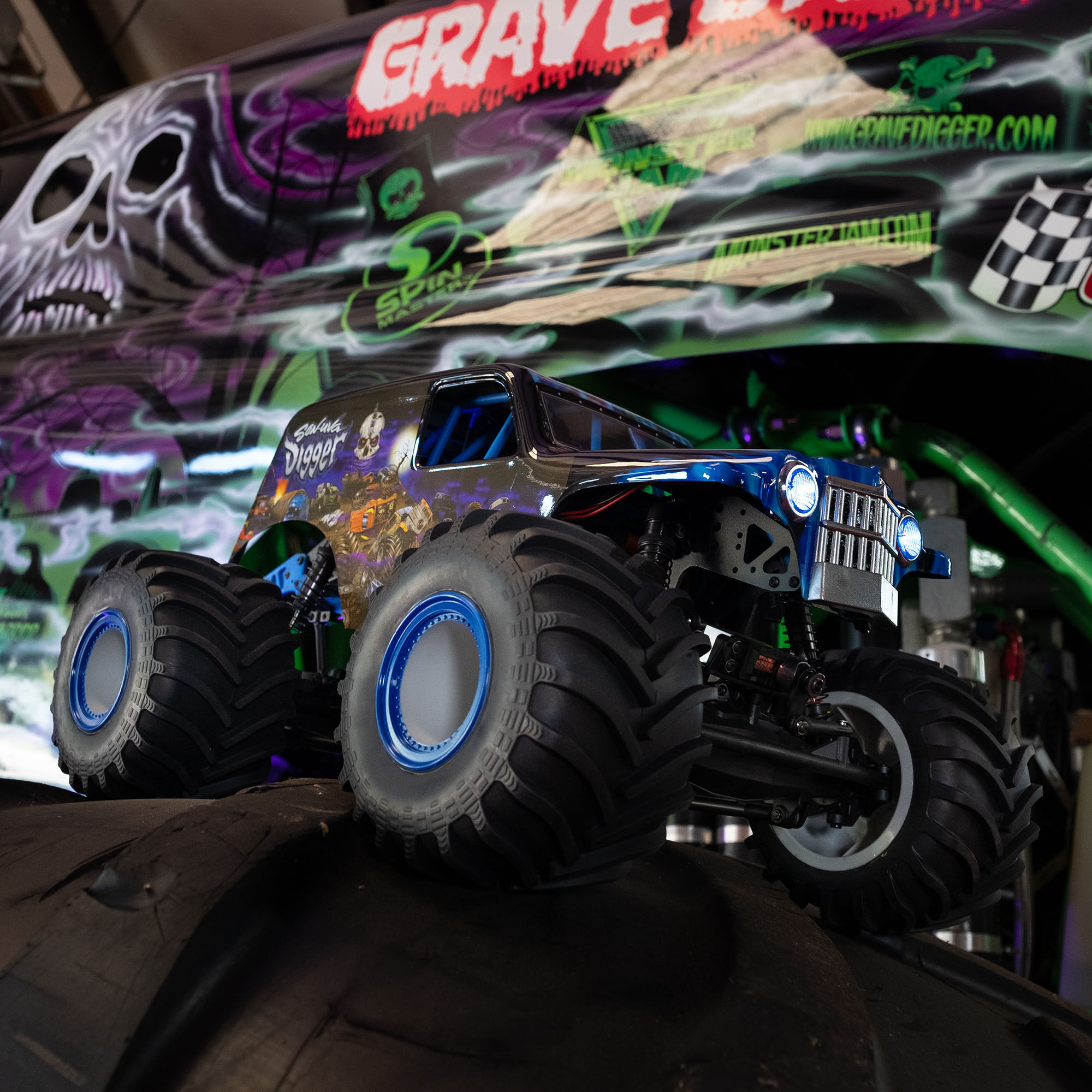 Losi 1/8 LMT 3S 4X4 RTR Brushless Monster Truck