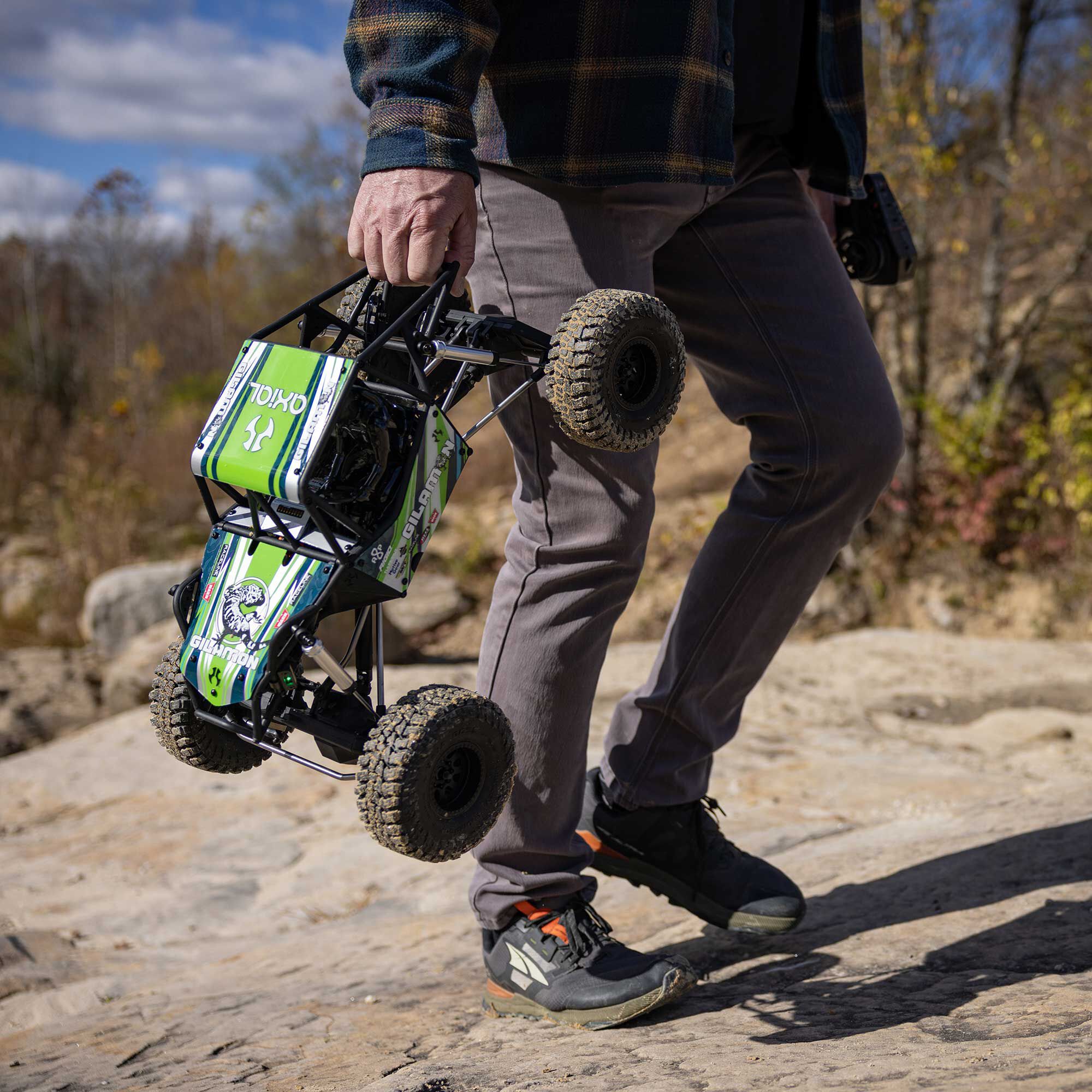 Axial 1/8 AXP8 Gilamon 2.2 4X4 RTR Brushed Trail Buggy, Green