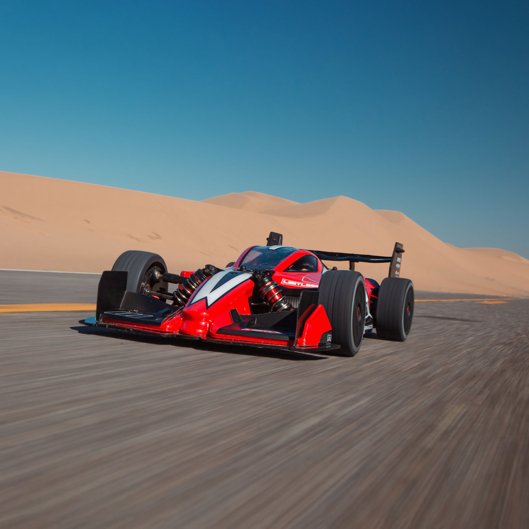 ARRMA 1/7 LIMITLESS 6S 4X4 Roller Brushless Street Speed, Clear