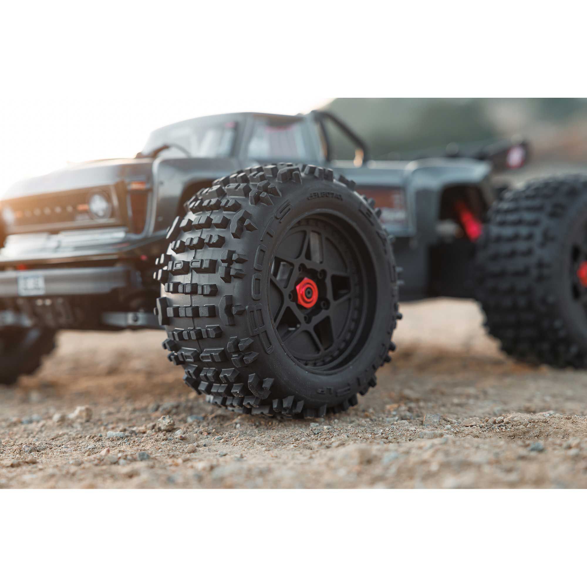 ARRMA 1/10 OUTCAST 4S 4X4 RTR Brushless Stunt Truck, Gun Metal