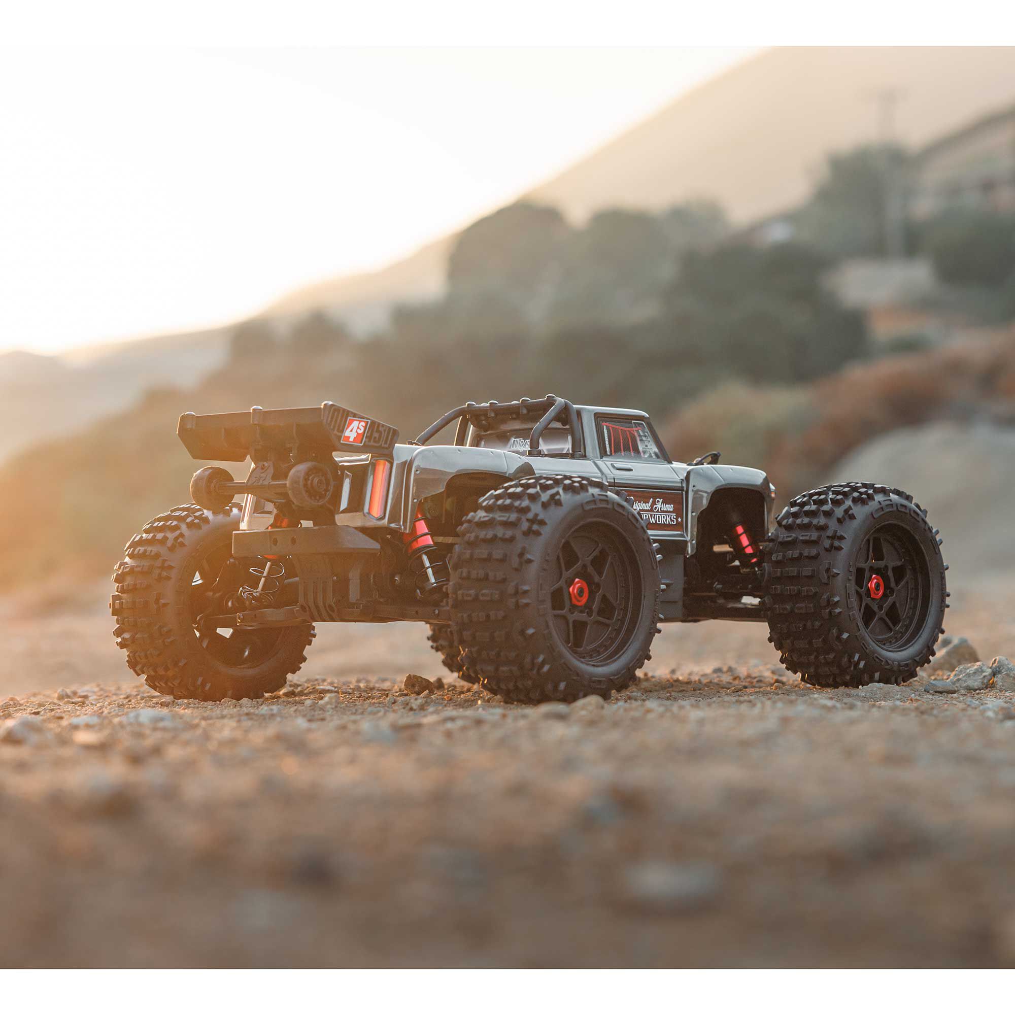 ARRMA 1/10 OUTCAST 4S 4X4 RTR Brushless Stunt Truck, Gun Metal