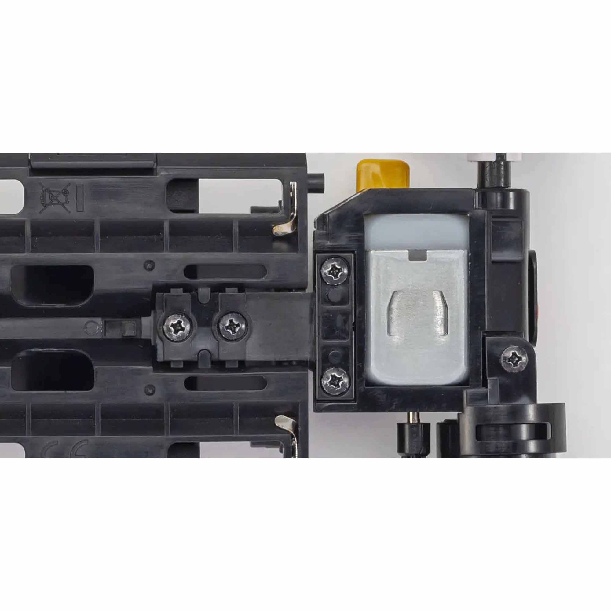 Kyosho 1/28 Nissan Skyline 2000GT-R MR-04 2WD Touring Car RTR, Silver