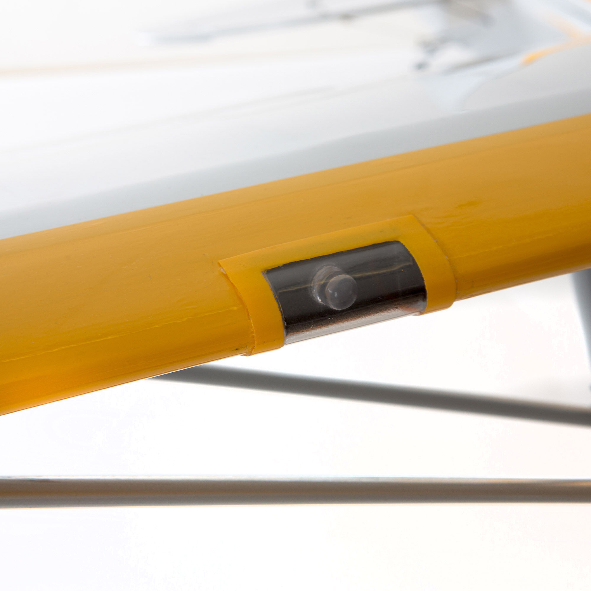 Hangar 9 Carbon Cub 15cc ARF, 90"