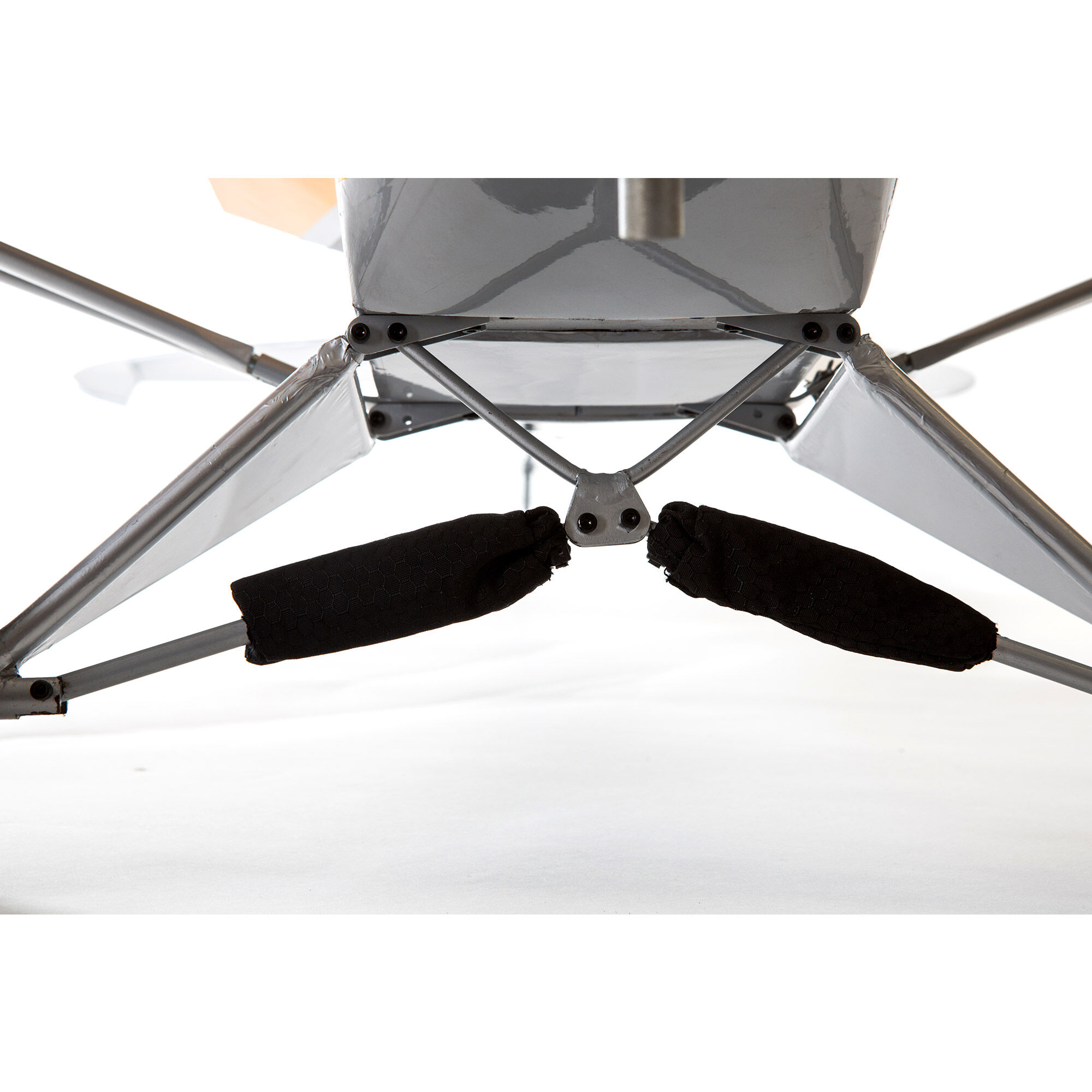 Hangar 9 Carbon Cub 15cc ARF, 90"