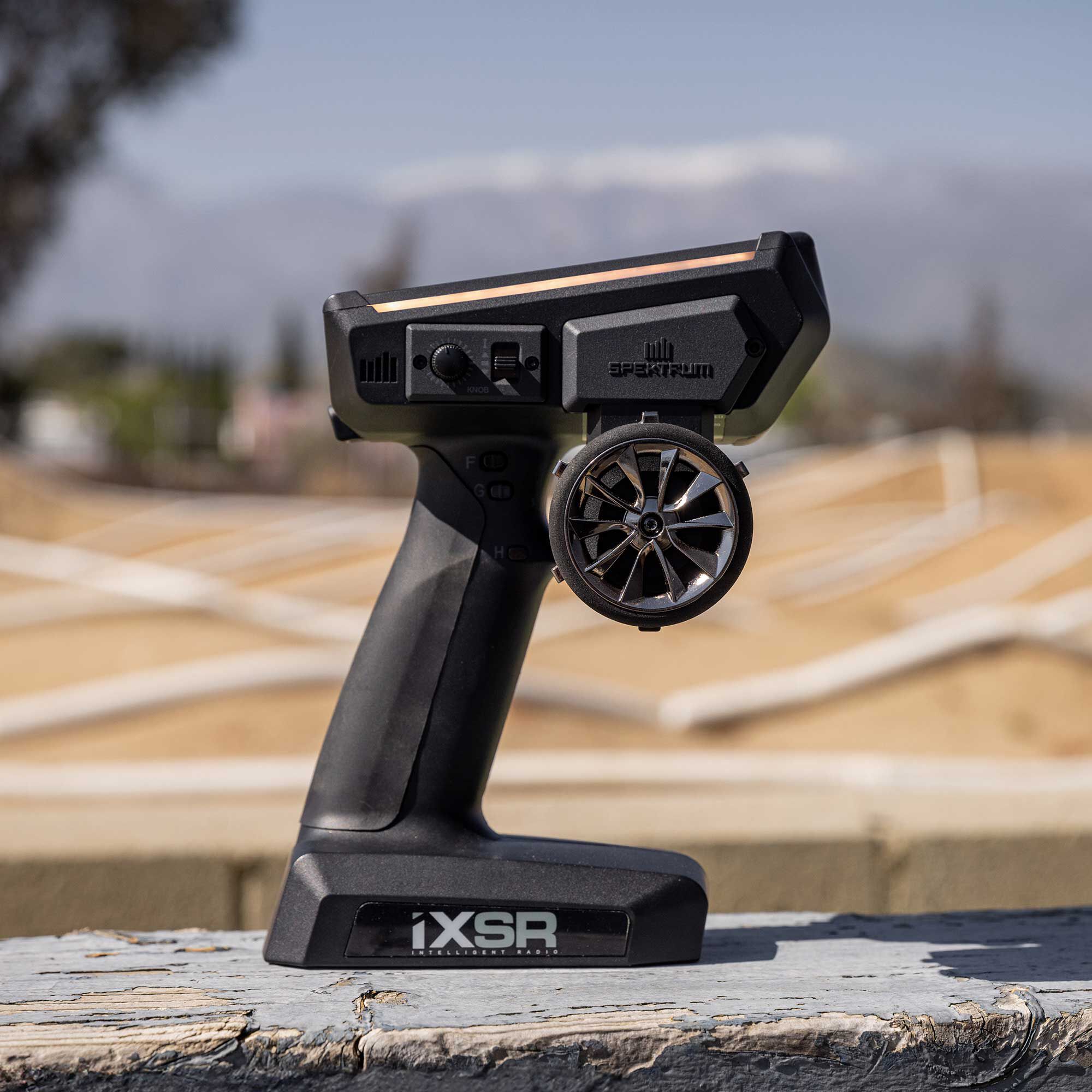 Spektrum iXSR 6-Channel DSMR Surface Transmitter with SR515 Receiver