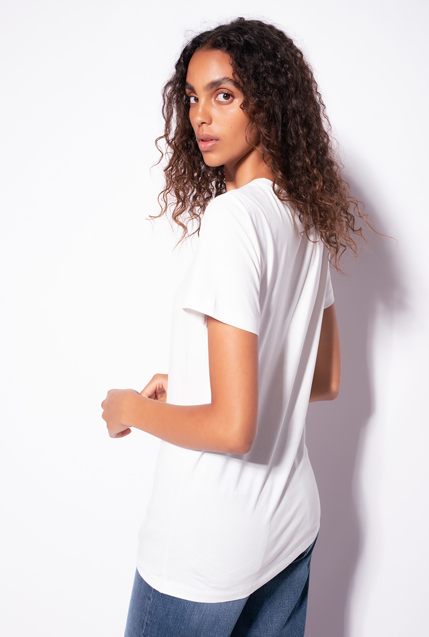 T-shirt with jewel necklace