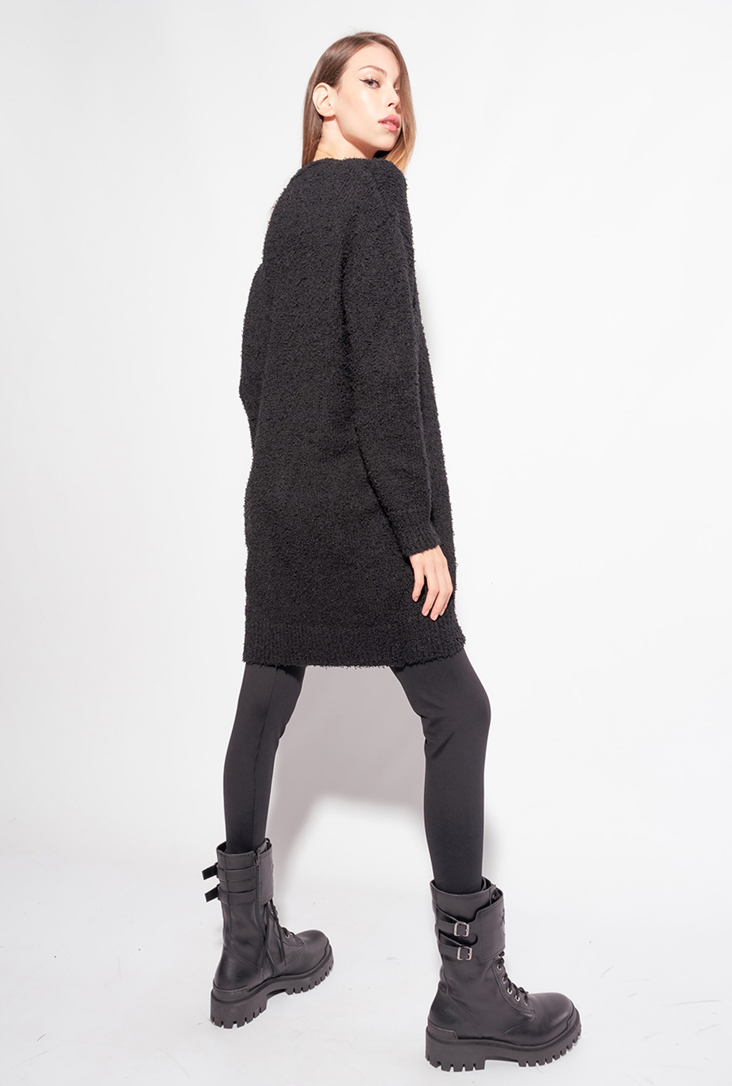 Cardigan with logo hook