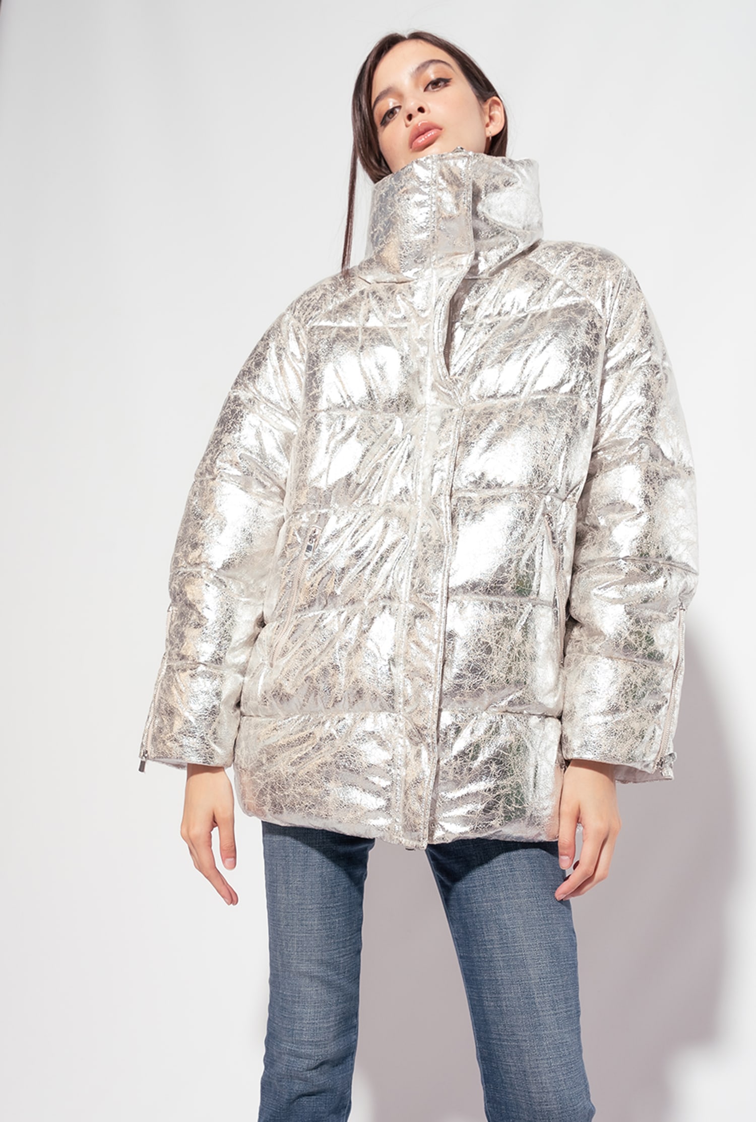 Vintage-effect laminated down jacket