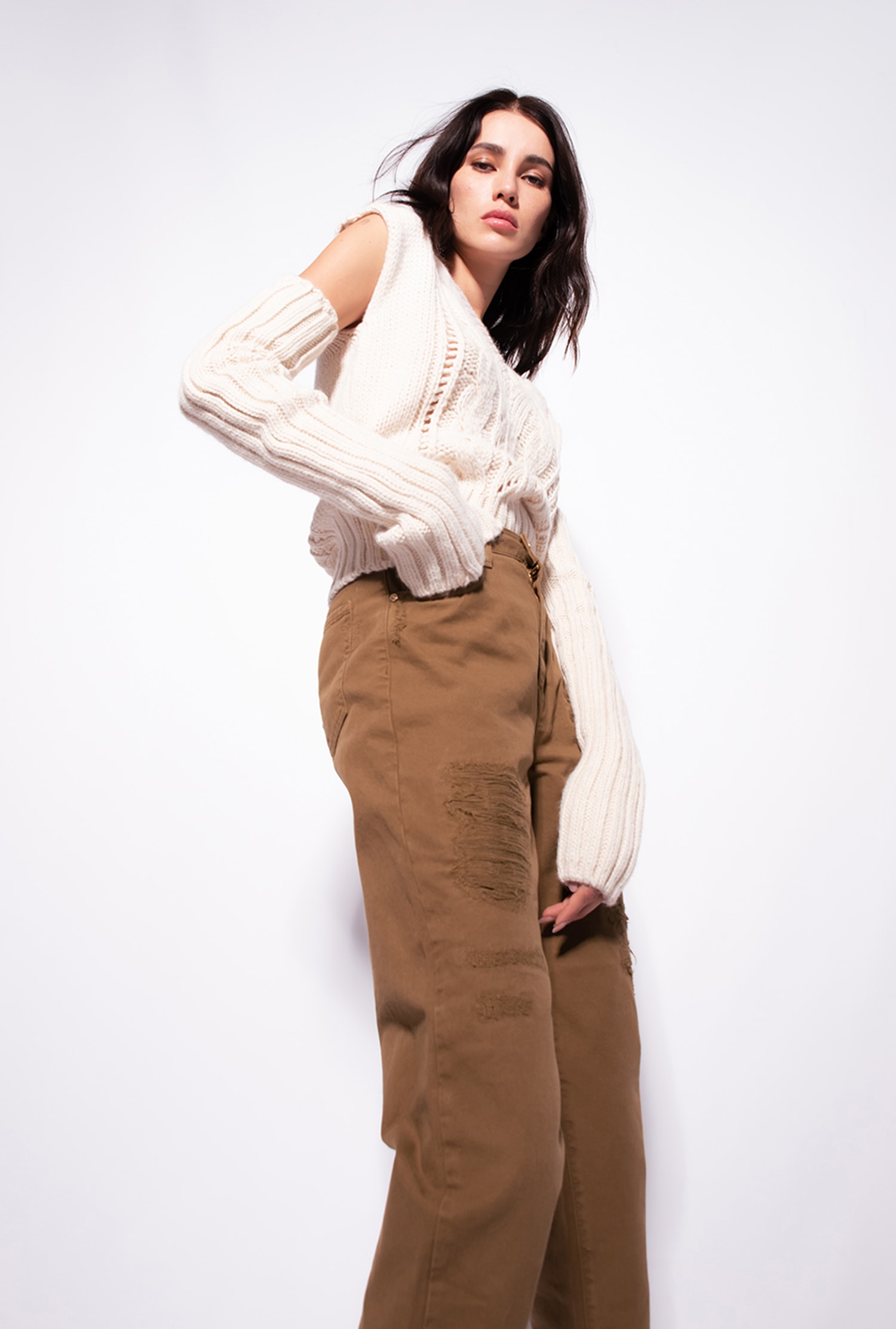 Mom-fit trousers in ripped bull fabric