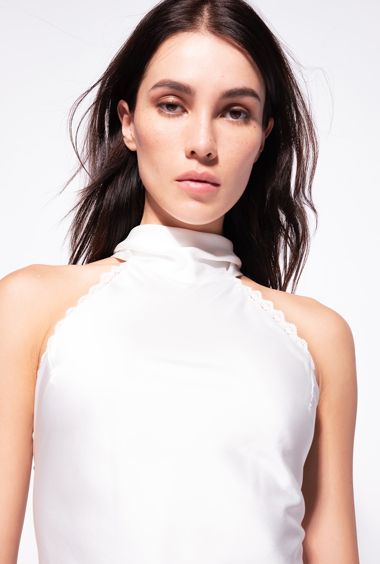 Backless midi dress with lace