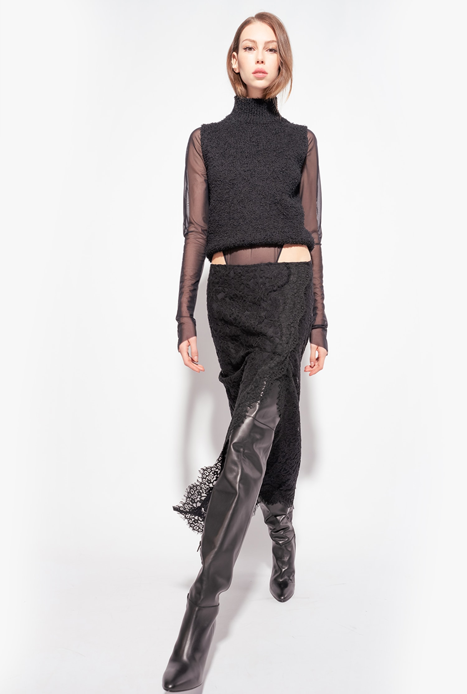 Long skirt with ramage lace