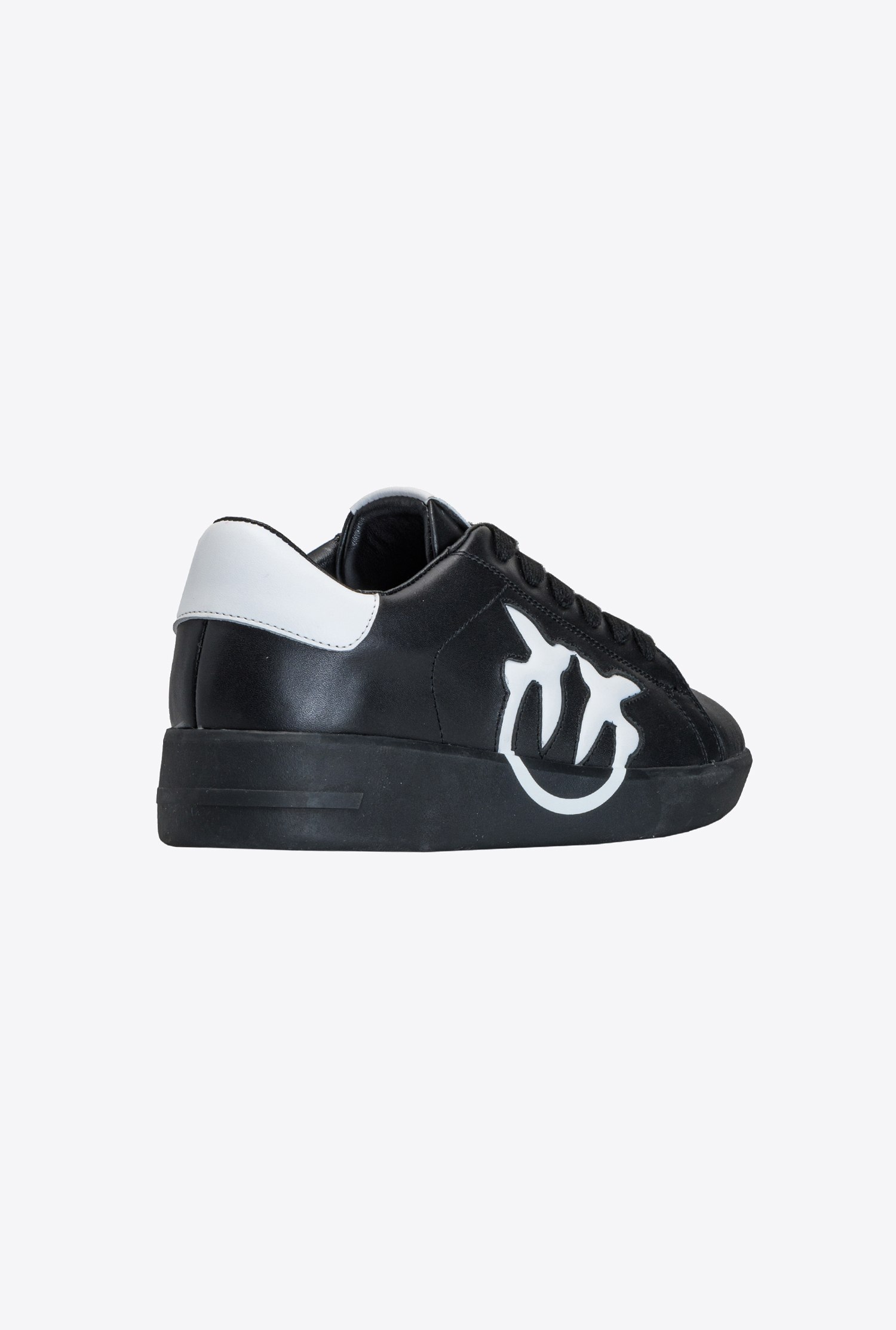 Flat sneakers with logo
