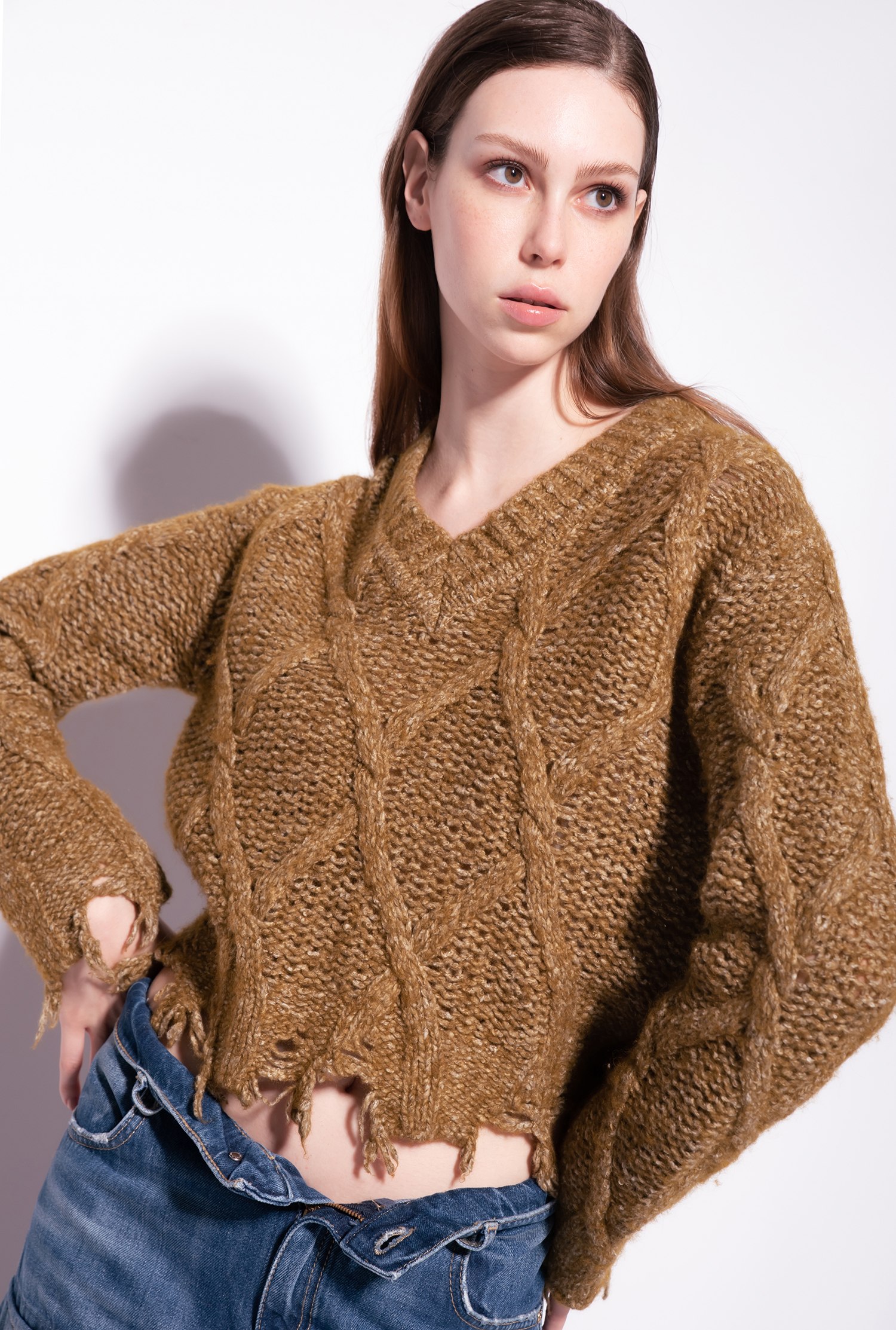 Used-look pullover with maxi-diamond knit