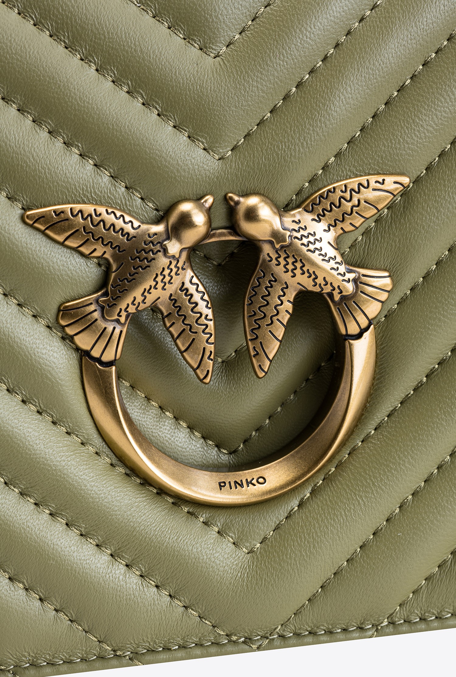 Classic Love Bag Click Chevron