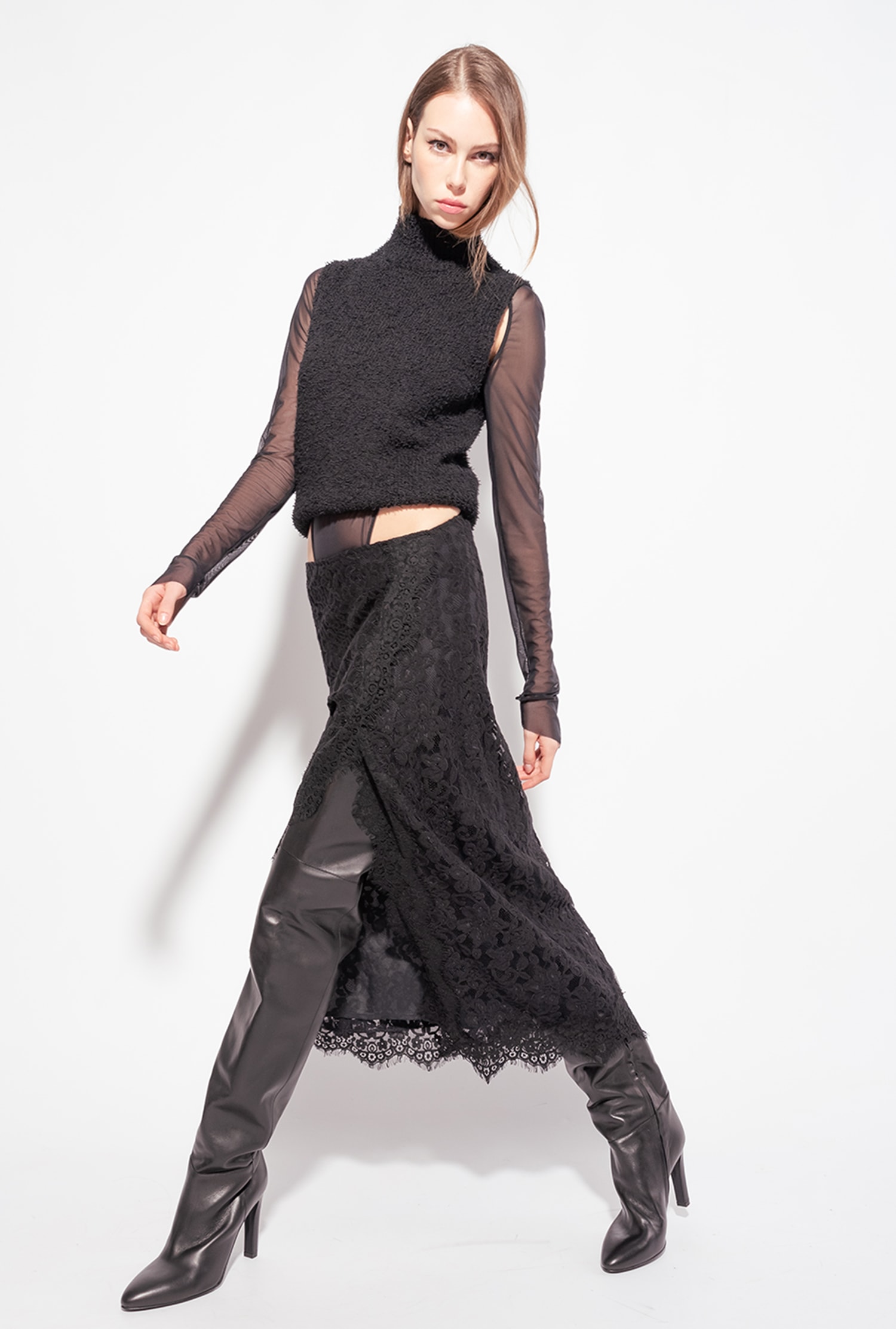 Long skirt with ramage lace