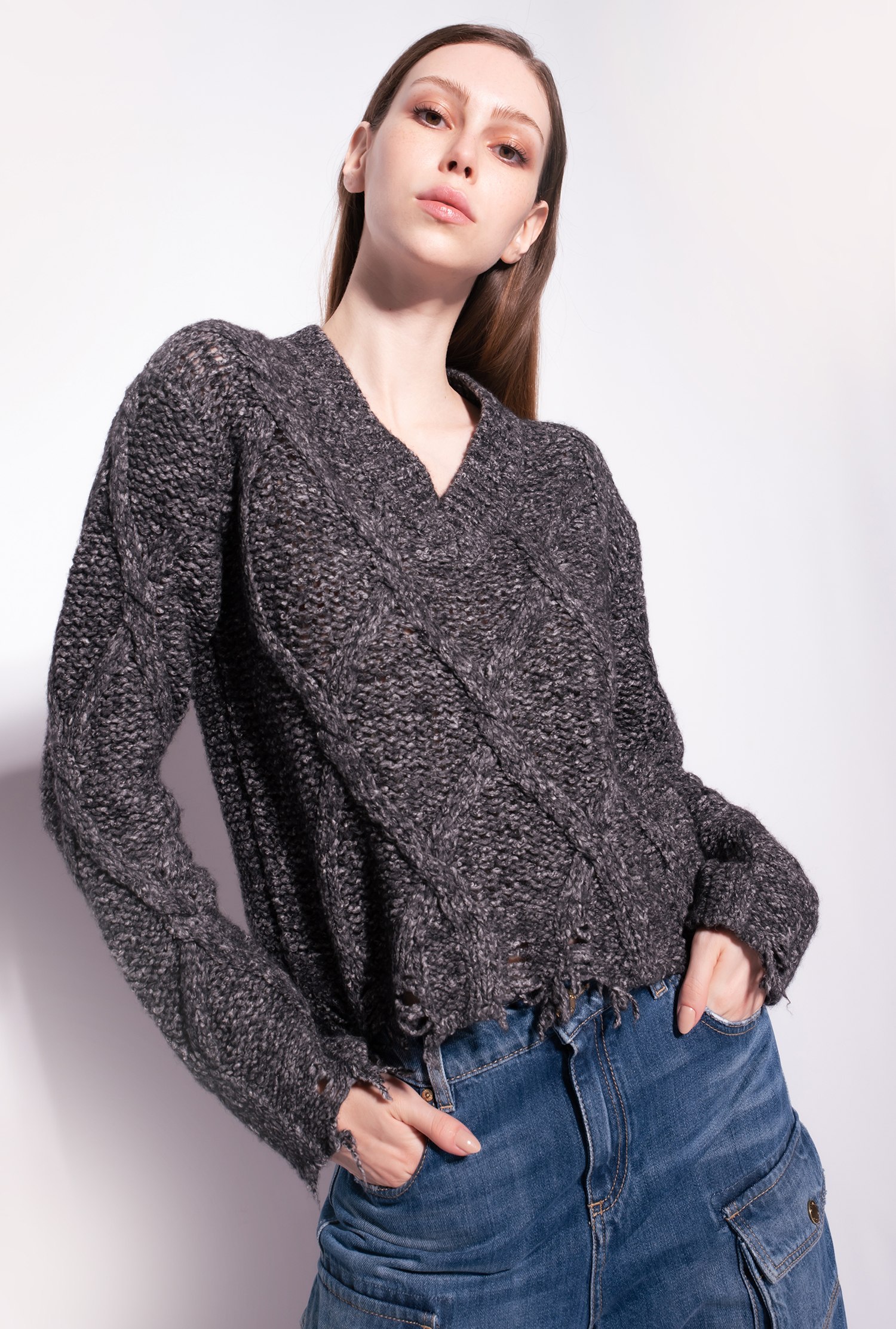 Used-look pullover with maxi-diamond knit