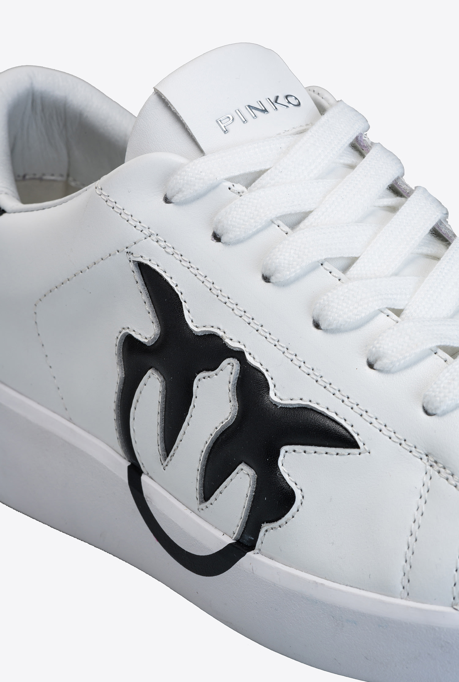 Flat sneakers with logo