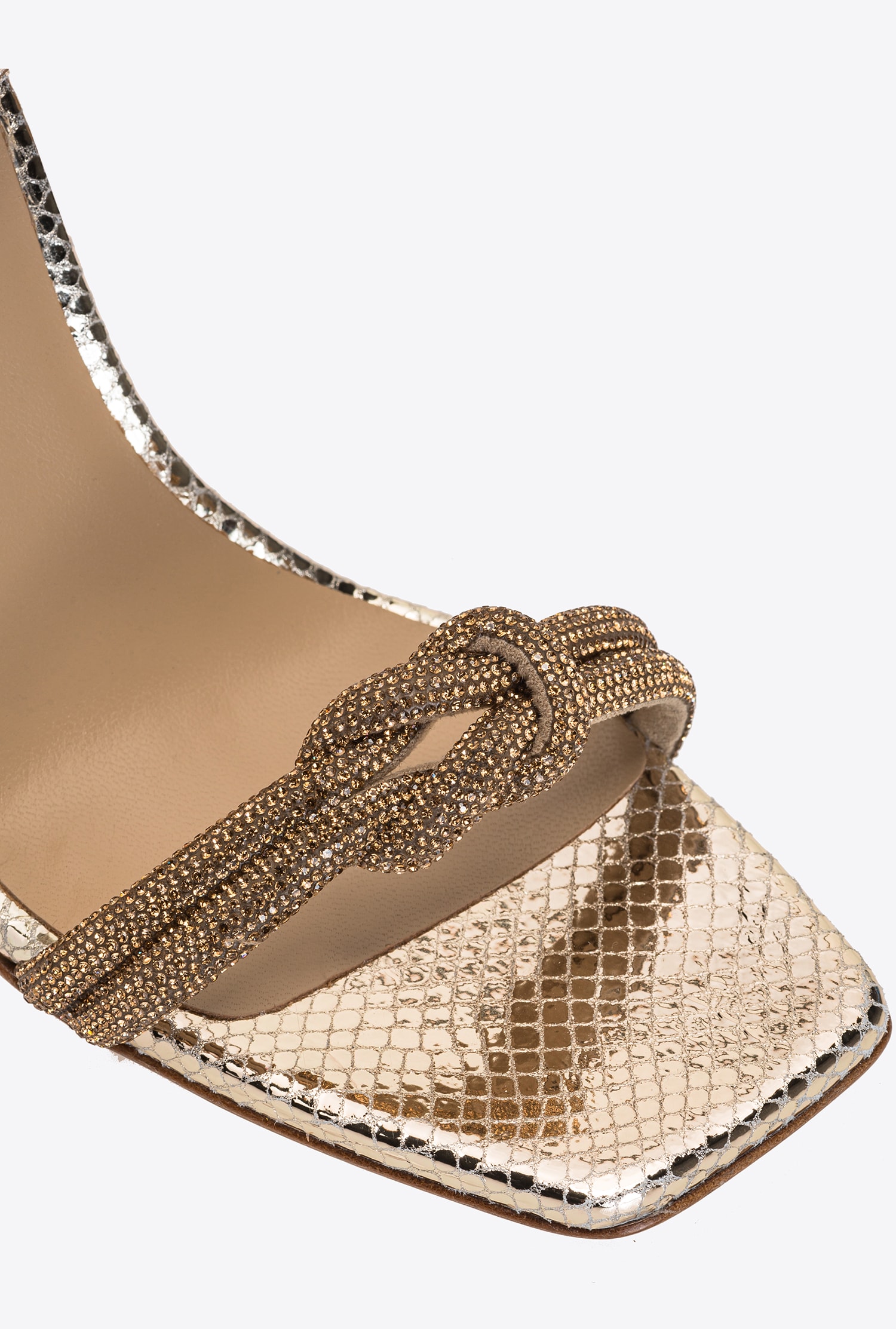 Sandals with rhinestone knot