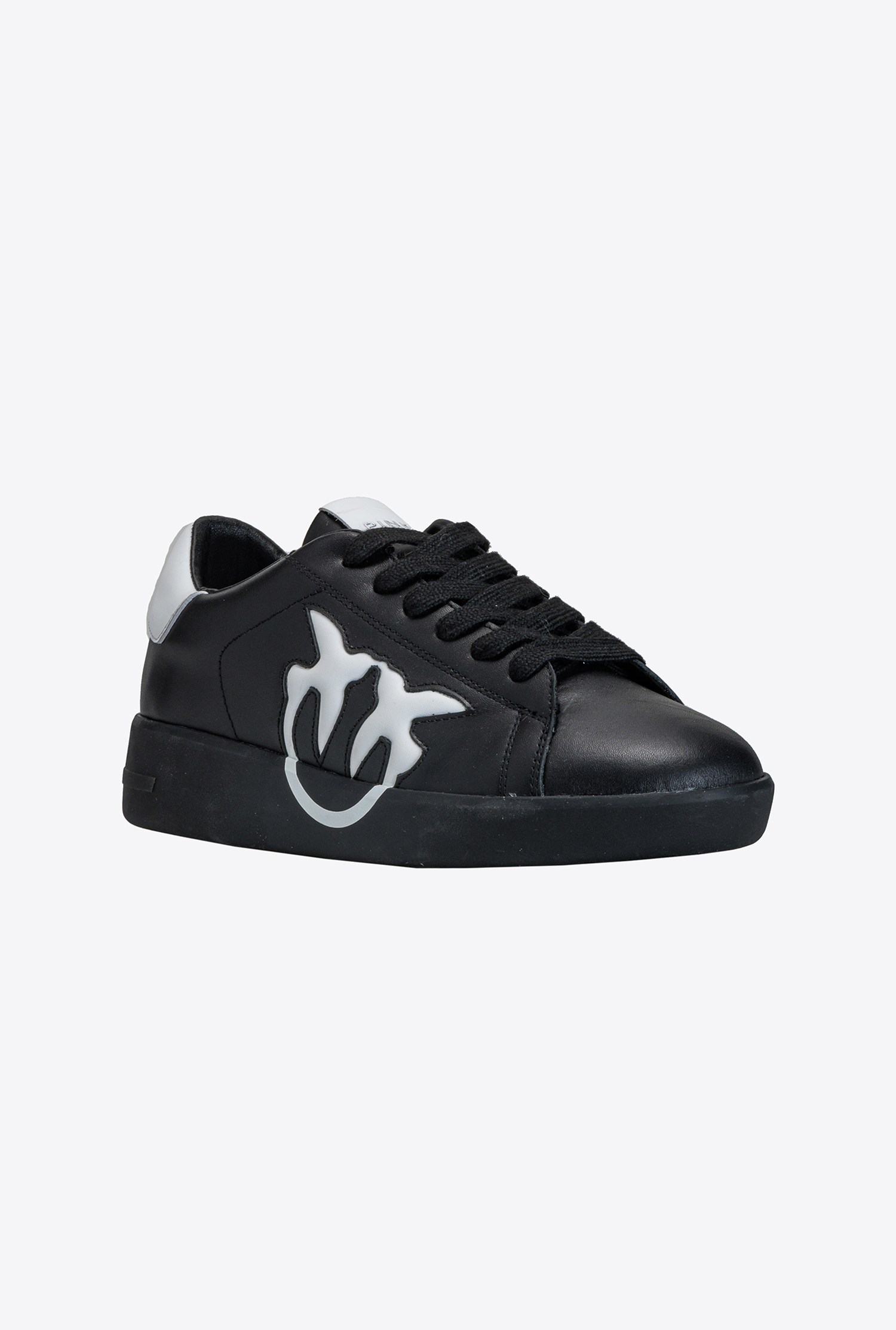 Flat sneakers with logo