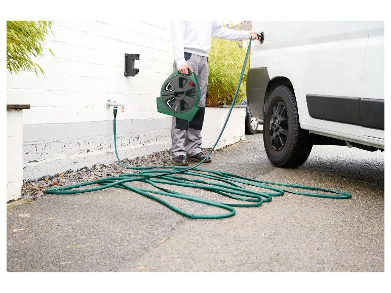 Enrouleur avec tuyau