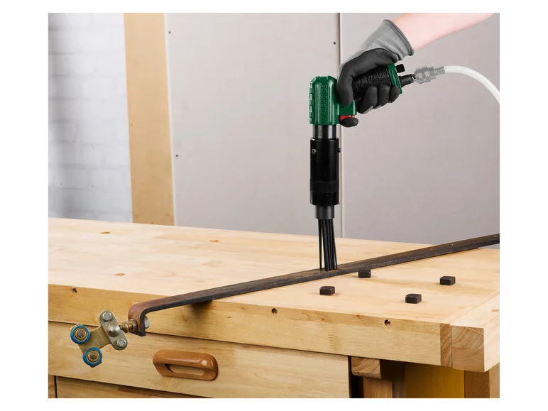 Grignoteuse à tôle, dérouilleur à aiguilles ou unité de maintenance pneumatique