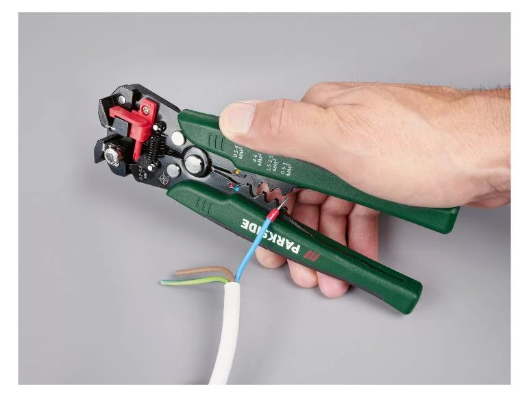 Pince à sertir avec accessoires PCZS 231 C2