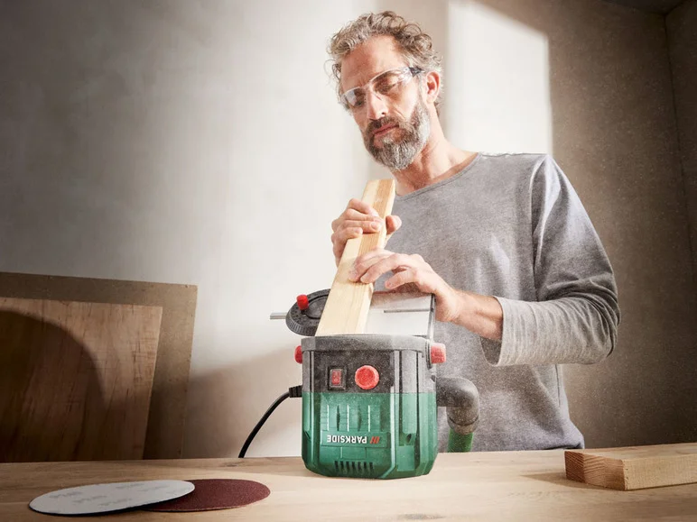 PARKSIDE® Ponceuse à disque PTSG 140 D2, 6 papiers abrasifs inclus