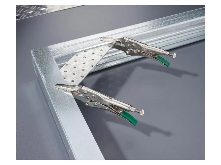 Jeu de pinces à serrage