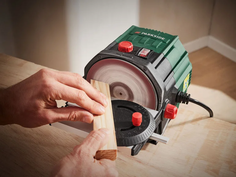 PARKSIDE® Ponceuse à disque PTSG 140 D2, 6 papiers abrasifs inclus