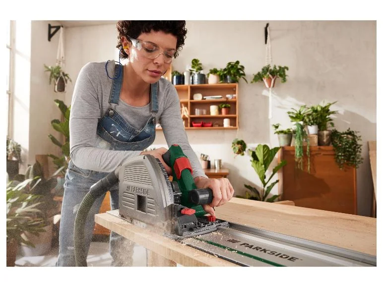 Scie plongeante PTSS 1200 D2