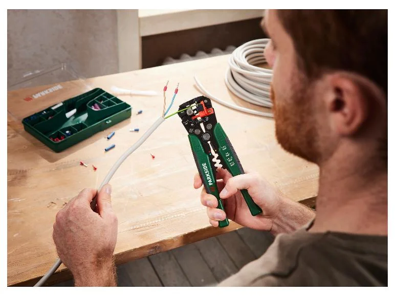 Pince à sertir avec accessoires PCZS 231 C2