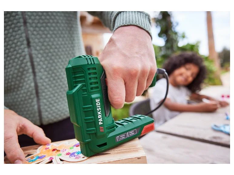 Set d'agrafes ou de clous