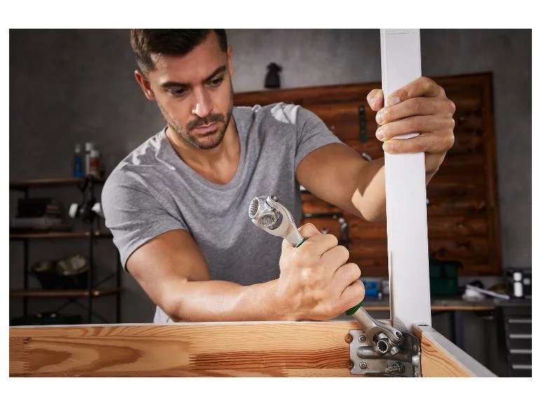 Cliquet multifonction / Clé à cliquet / Clé à douilles