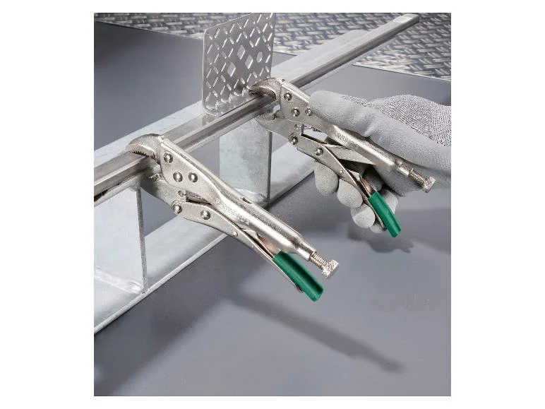 Jeu de pinces à serrage