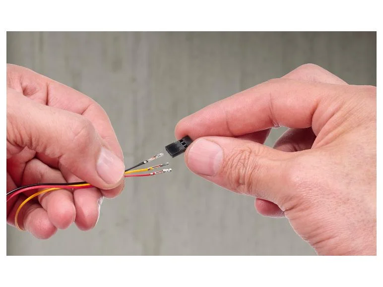 Jeu de pinces à sertir