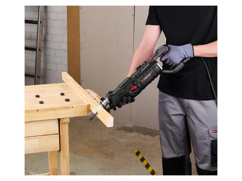 PARKSIDE PERFORMANCE® Scie sabre PPFS 1250 A1, 32 mm