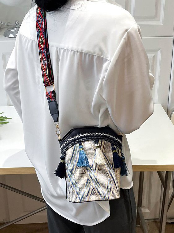 Casual Ethnic Pattern Embroidered Shoulder Ladies Leather Bag Vacation Vintage