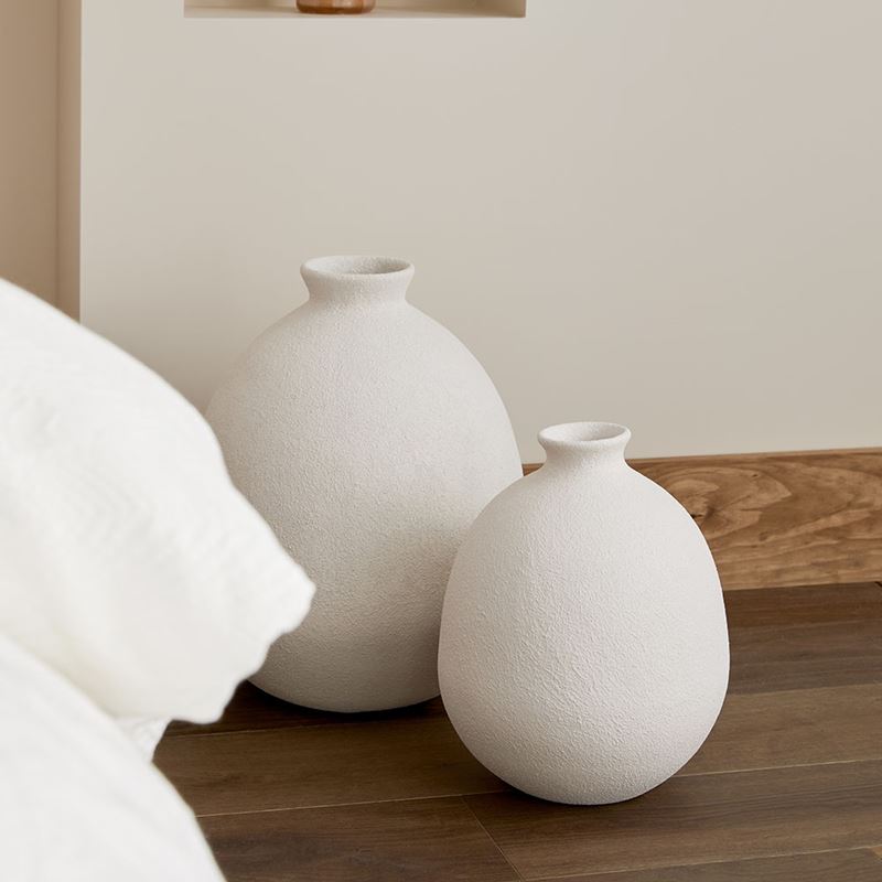Otto Off White Vase