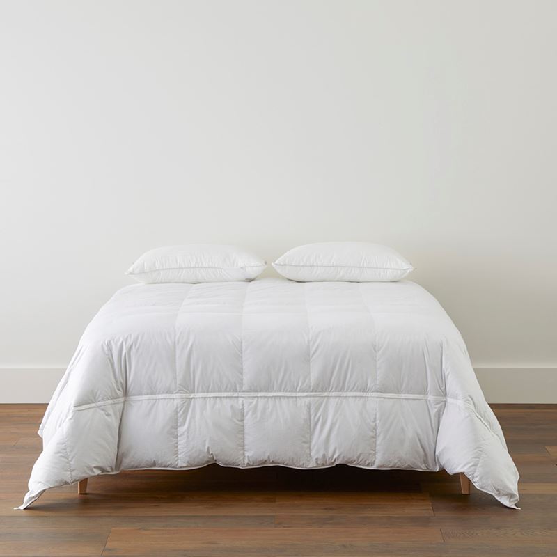 Supreme Silver Goose Quilt