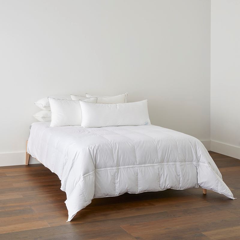 Supreme Silver Goose Quilt